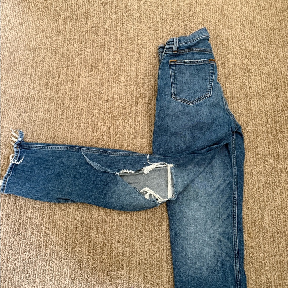 Abercrombie & Fitch Women's Straight Leg Jeans in Medium Blue
